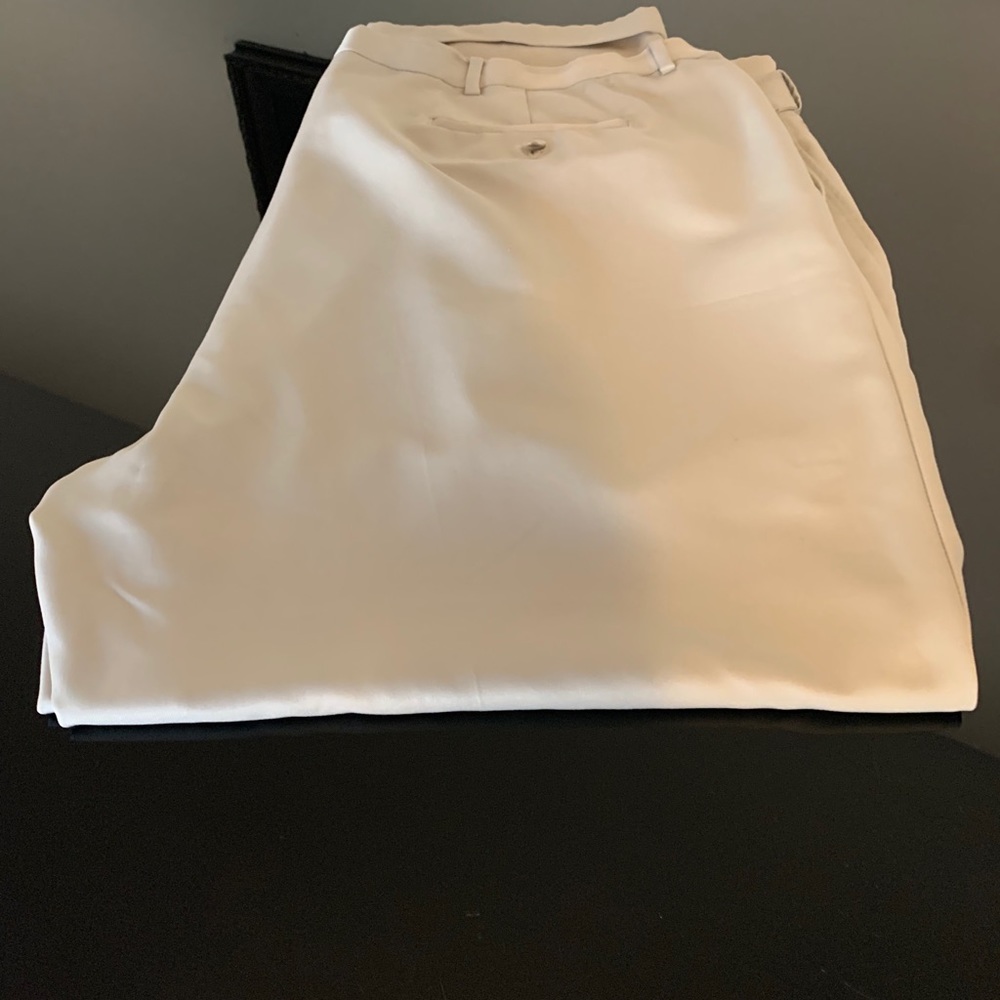 Roundtree & York dress pants with pleats and cuffs